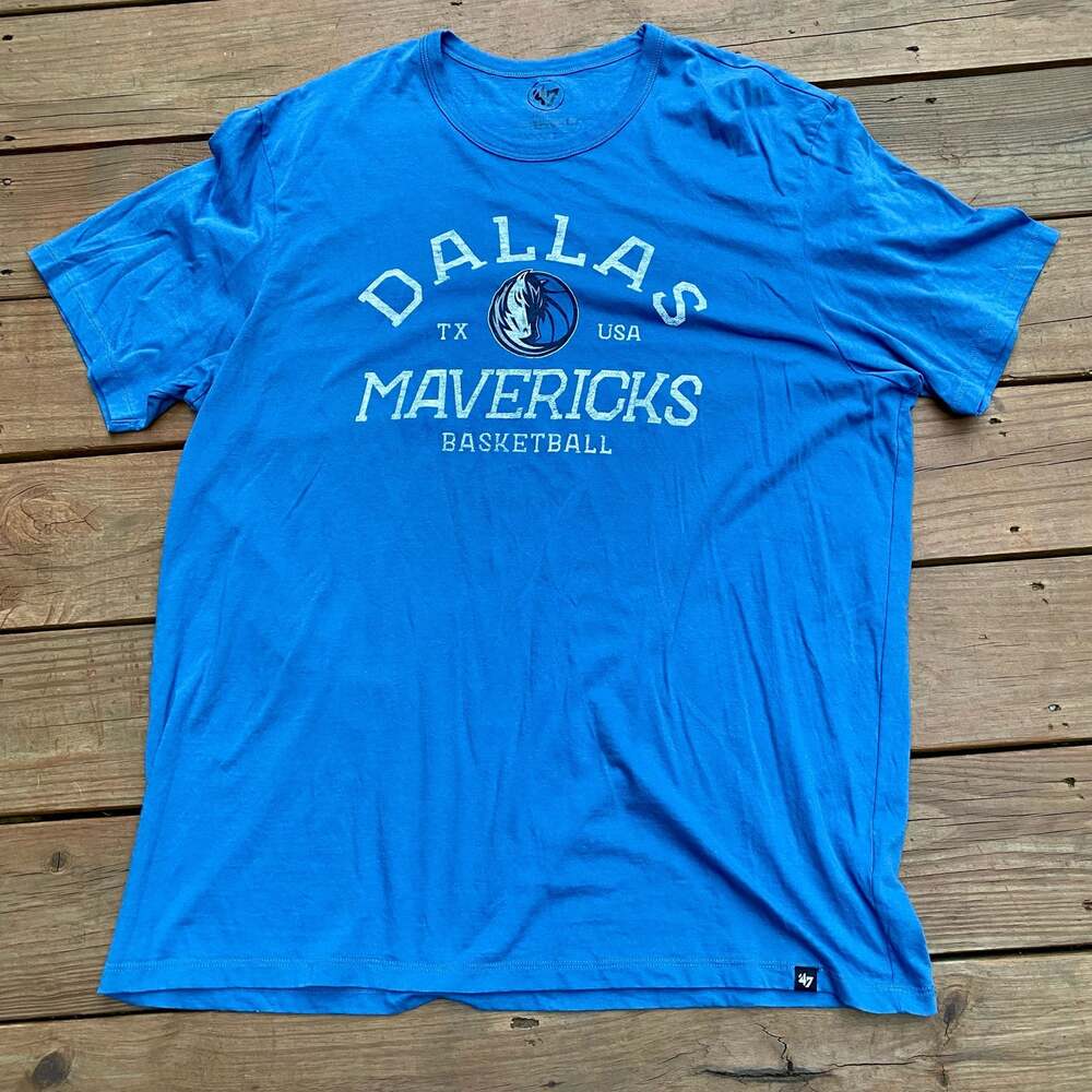 47 Brand Dallas Mavericks Basketball Graphic T-Shirt